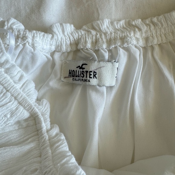 Hollister 3/4 sleeve romper with side pockets. Size XS. - Picture 3 of 4